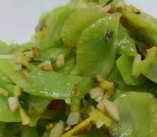 多吃3种食物，让你面若桃花，气血足抗衰老.jpg