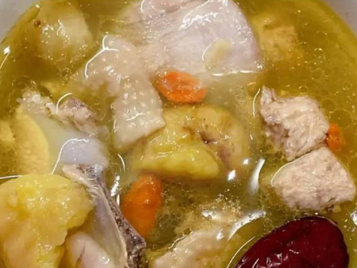 补气血食谱：板栗炖鸡汤.jpg